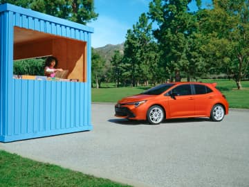 Corolla Hatchback thumbnail 2